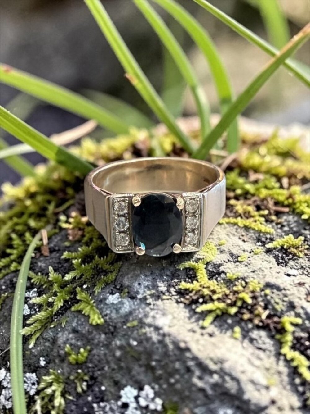 Vintage 10k Gold Oval Sapphire & Diamond Statement Ring